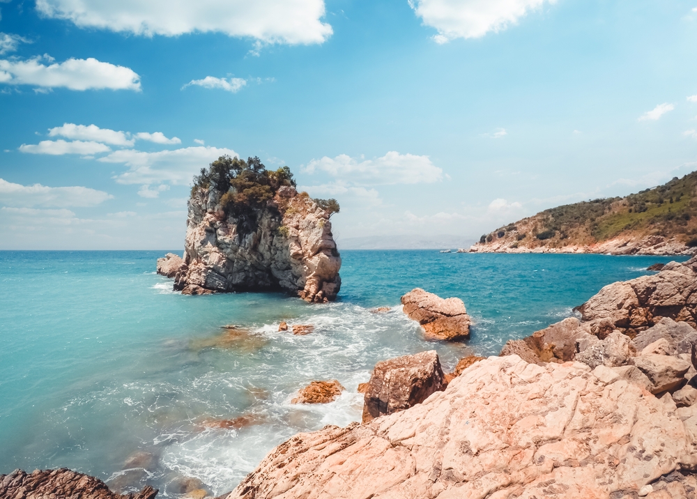 ALBÁNIA KÖRUTAZÁS - TENGERPARTI PIHENÉSSEL, KIRÁNDULÁSOKKAL