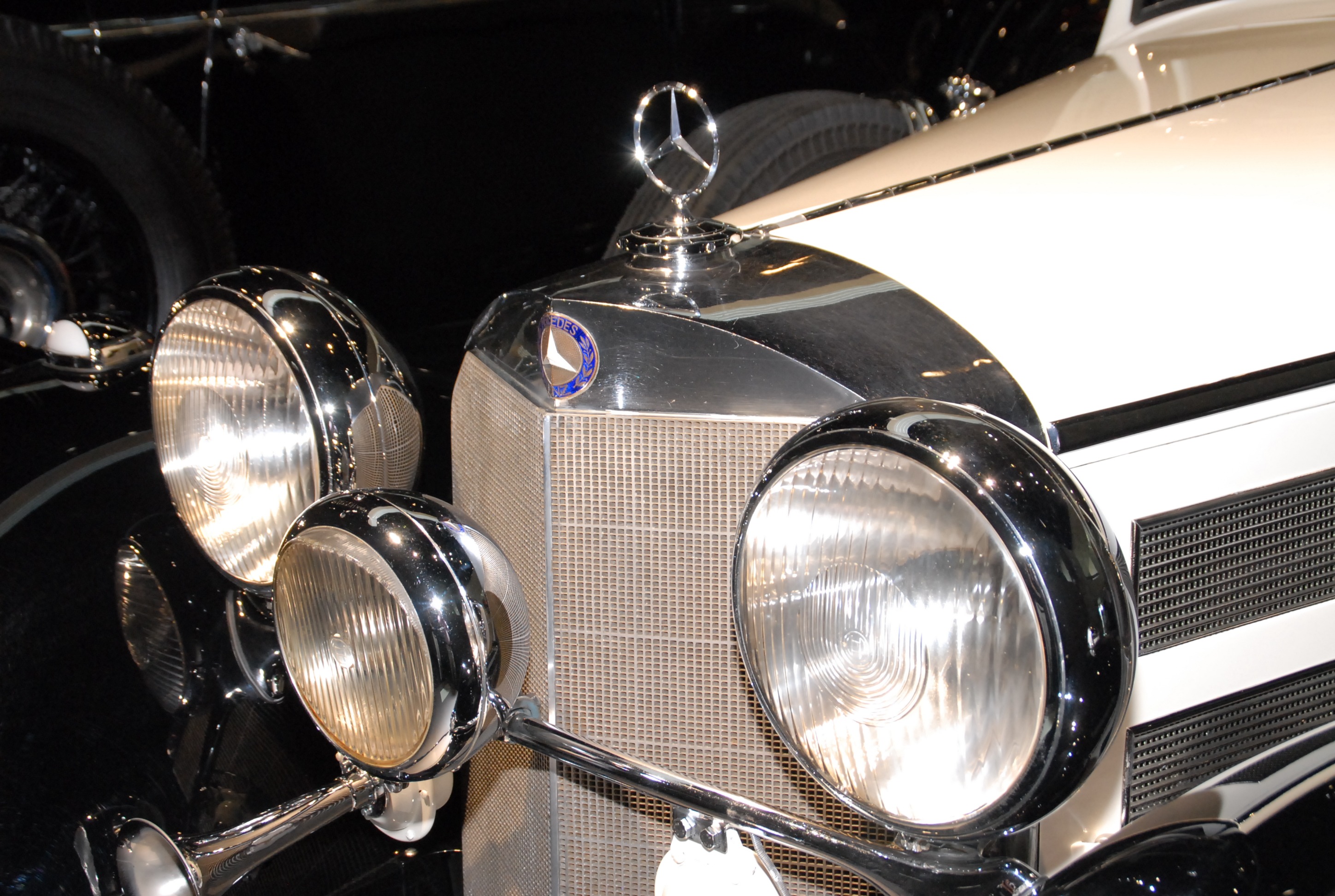 A képen egy klasszikus Mercedes-Benz 500 K Special Roadster látható. - Z(s)eppelin utazás