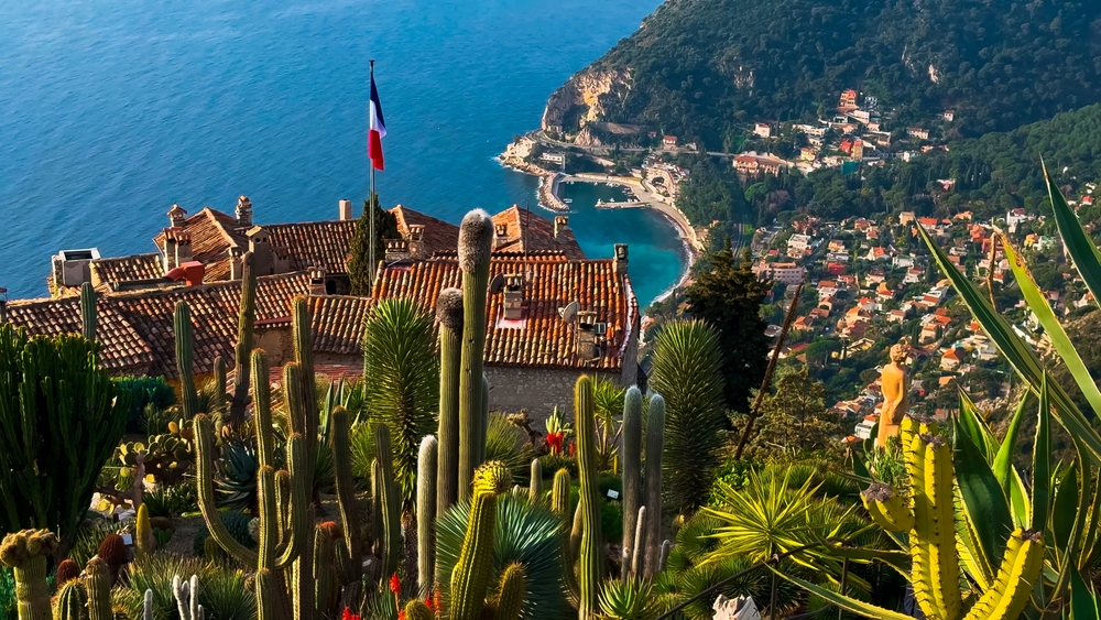 A kép az Eze Village botanikus kertjét (Jardin Exotique d'Èze) mutatja a Francia Riviérán.  - Z(s)eppelin utazás
