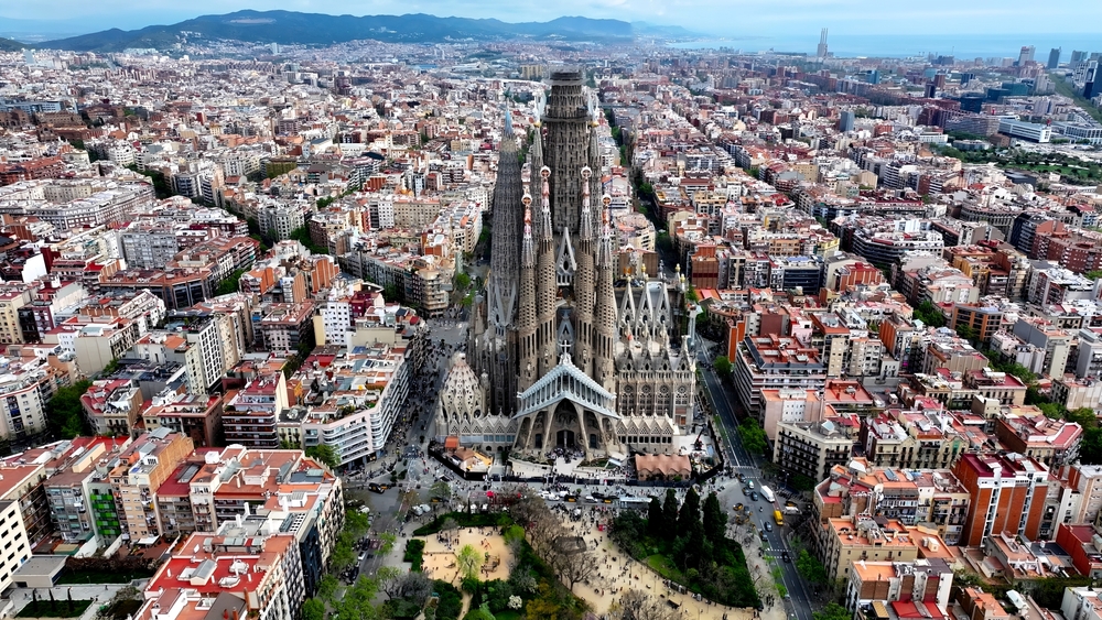 A képen a Sagrada Família bazilika látható Barcelonában, Spanyolországban. 
