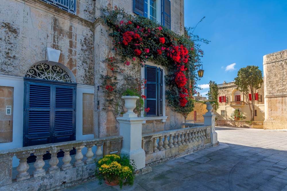 A kép a máltai Mdina városának Bastion terét ábrázolja.  - Z(s)eppelin utazás