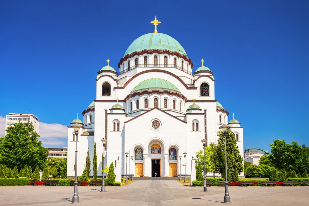 A képen a belgrádi Szent Száva-templom (Sveti Sava) látható, amely a világ egyik legnagyobb ortodox temploma.  - Z(s)eppelin utazás