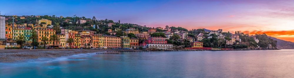 Ez a kép Santa Margherita Ligure városát ábrázolja Olaszországban, a Ligur-tenger partján.  - Z(s)eppelin utazás