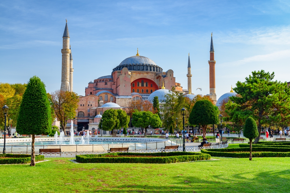 A Hagia Szophia (Szent Bölcsesség) Isztambul egyik ikonikus épülete. 