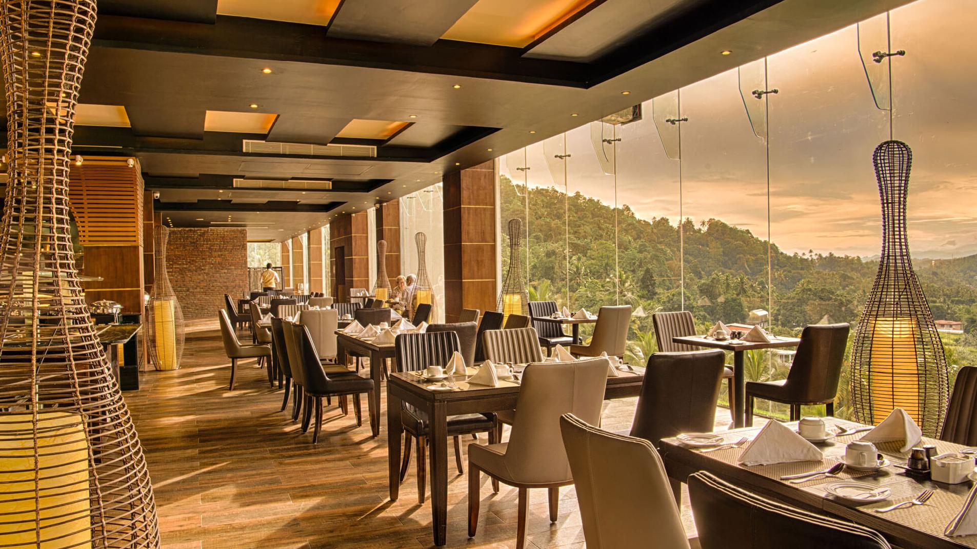 The Golden Crown Hotel 5*